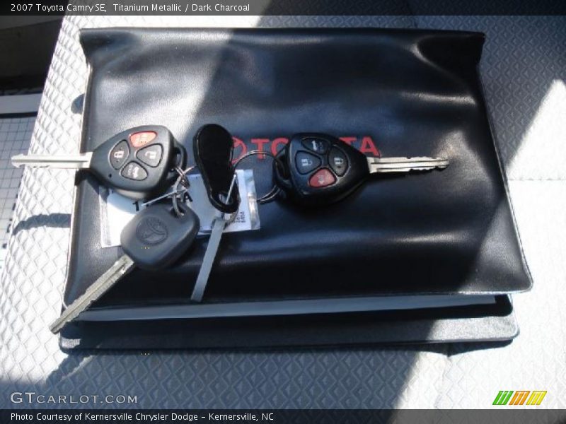 Titanium Metallic / Dark Charcoal 2007 Toyota Camry SE