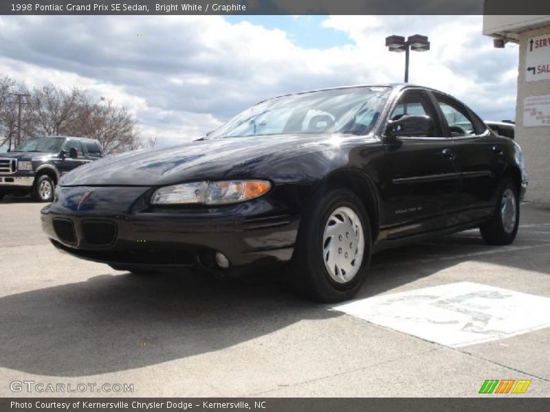 Bright White / Graphite 1998 Pontiac Grand Prix SE Sedan