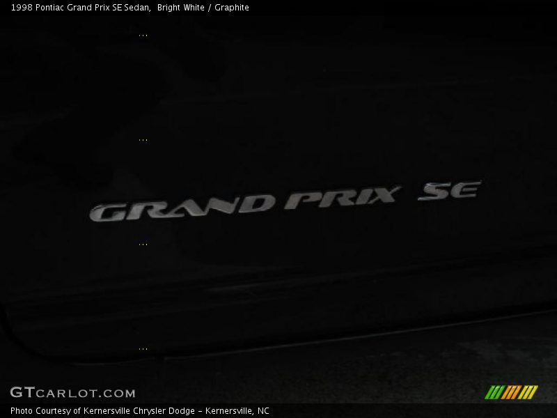 Bright White / Graphite 1998 Pontiac Grand Prix SE Sedan