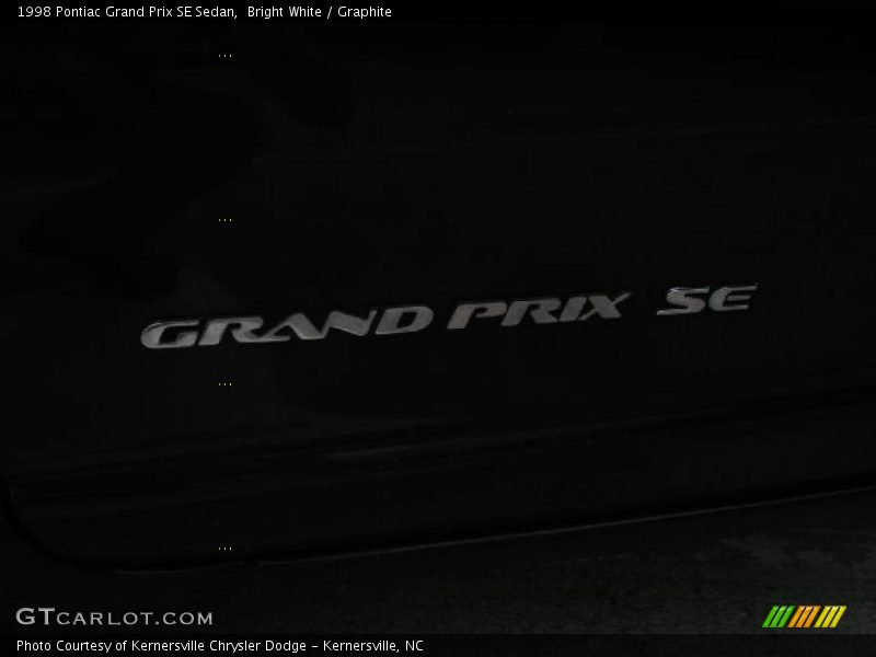 Bright White / Graphite 1998 Pontiac Grand Prix SE Sedan