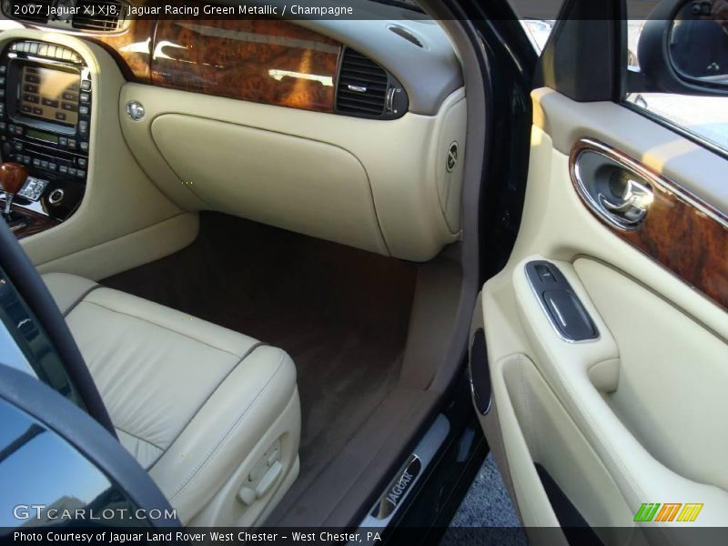 Jaguar Racing Green Metallic / Champagne 2007 Jaguar XJ XJ8