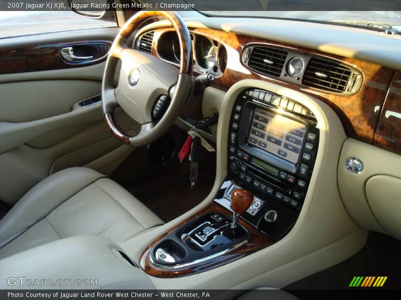 Jaguar Racing Green Metallic / Champagne 2007 Jaguar XJ XJ8