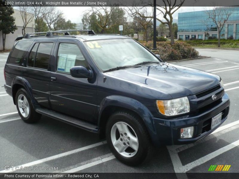 Front 3/4 View of 2002 QX4 4x4