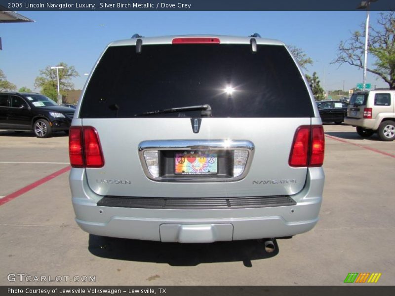 Silver Birch Metallic / Dove Grey 2005 Lincoln Navigator Luxury