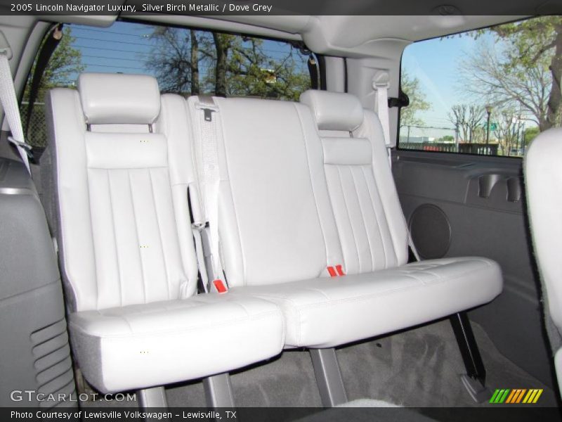 Silver Birch Metallic / Dove Grey 2005 Lincoln Navigator Luxury