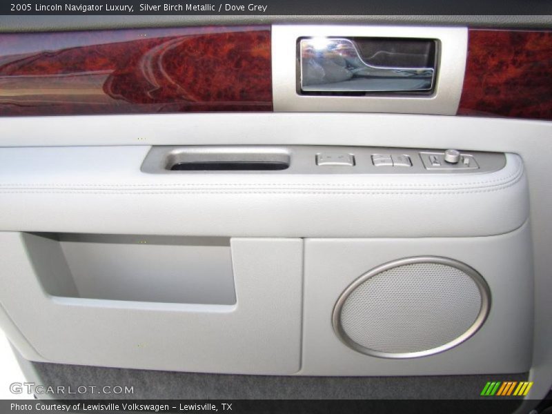 Silver Birch Metallic / Dove Grey 2005 Lincoln Navigator Luxury