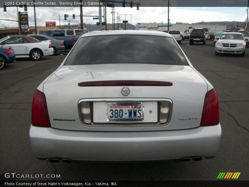 Sterling Silver / Oatmeal 2001 Cadillac DeVille Sedan
