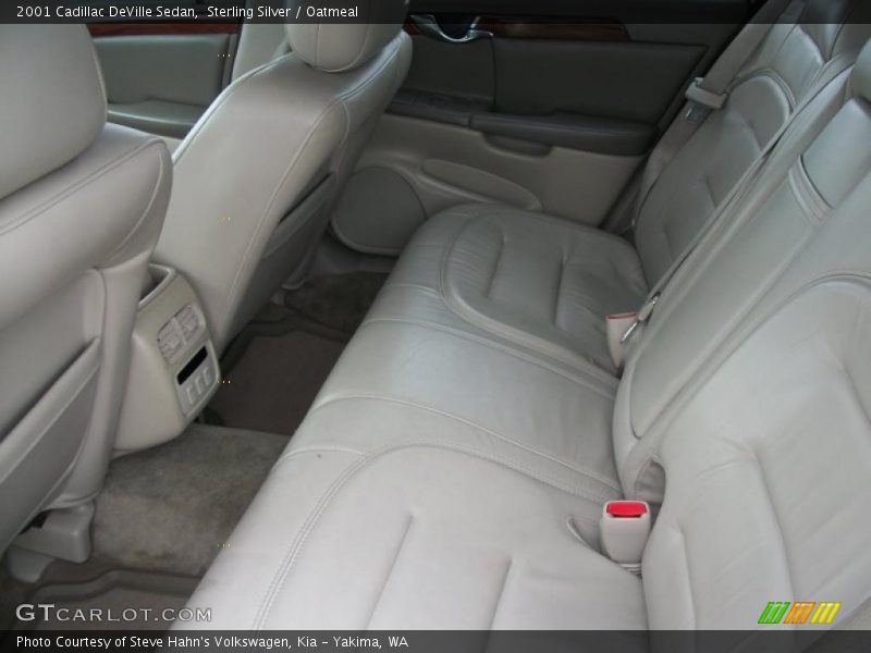 Sterling Silver / Oatmeal 2001 Cadillac DeVille Sedan