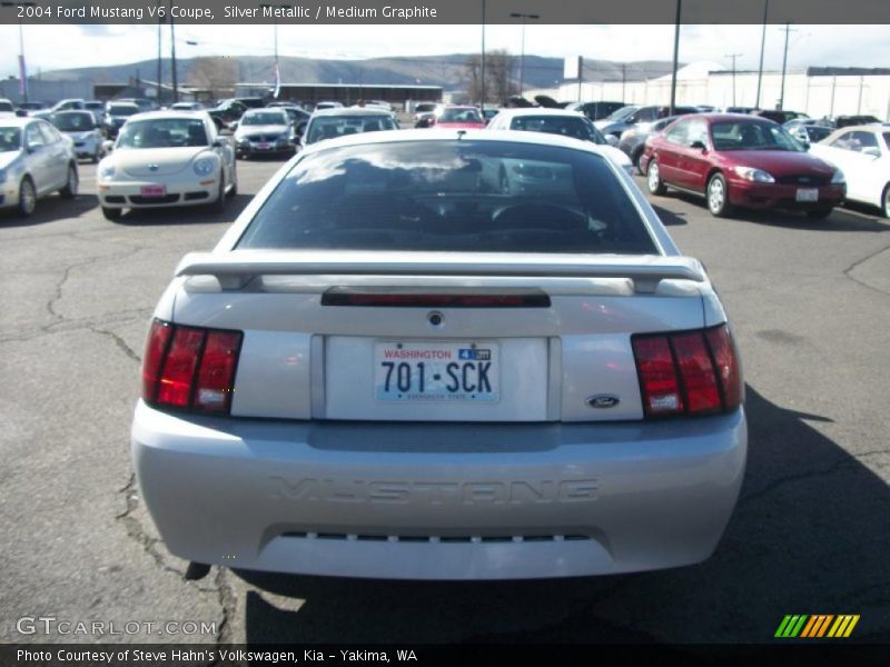 Silver Metallic / Medium Graphite 2004 Ford Mustang V6 Coupe