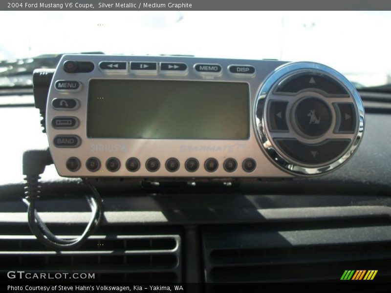 Silver Metallic / Medium Graphite 2004 Ford Mustang V6 Coupe