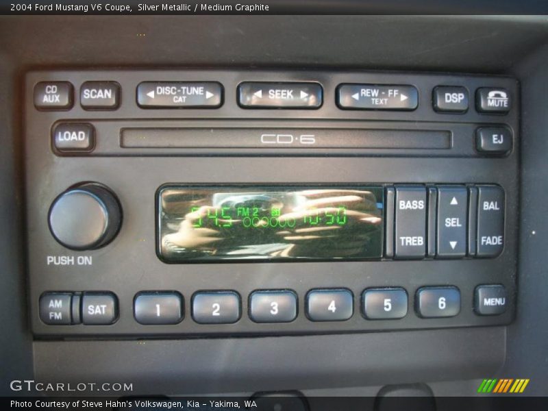 Silver Metallic / Medium Graphite 2004 Ford Mustang V6 Coupe