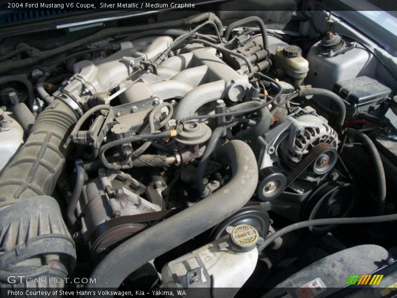 Silver Metallic / Medium Graphite 2004 Ford Mustang V6 Coupe