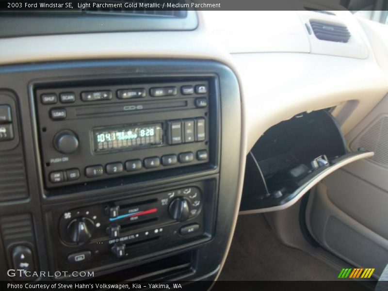 Light Parchment Gold Metallic / Medium Parchment 2003 Ford Windstar SE