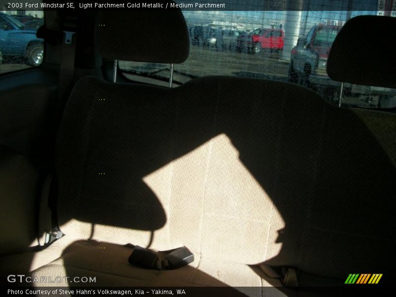 Light Parchment Gold Metallic / Medium Parchment 2003 Ford Windstar SE