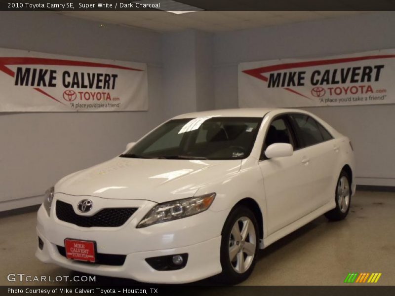 Super White / Dark Charcoal 2010 Toyota Camry SE
