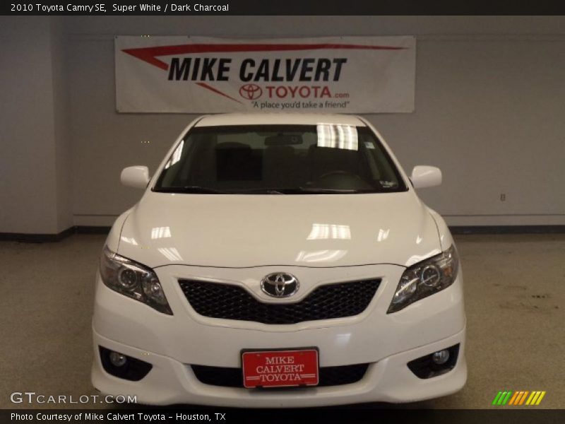 Super White / Dark Charcoal 2010 Toyota Camry SE