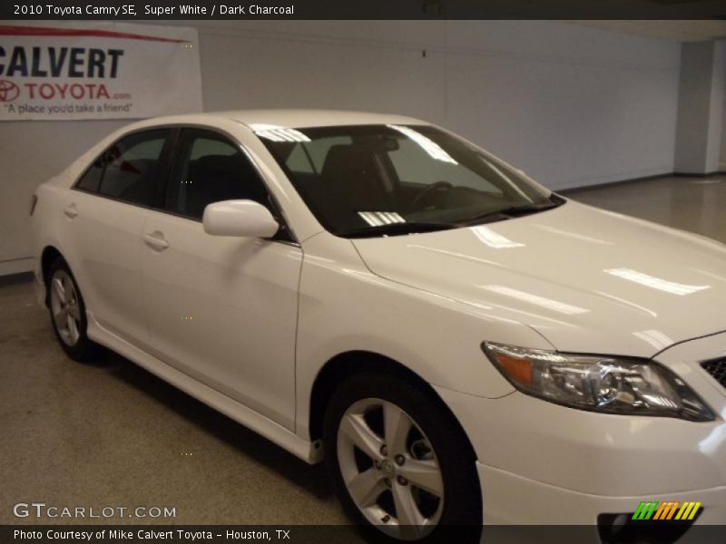 Super White / Dark Charcoal 2010 Toyota Camry SE