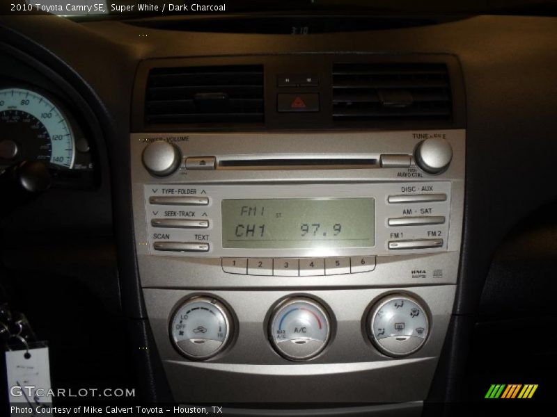 Super White / Dark Charcoal 2010 Toyota Camry SE
