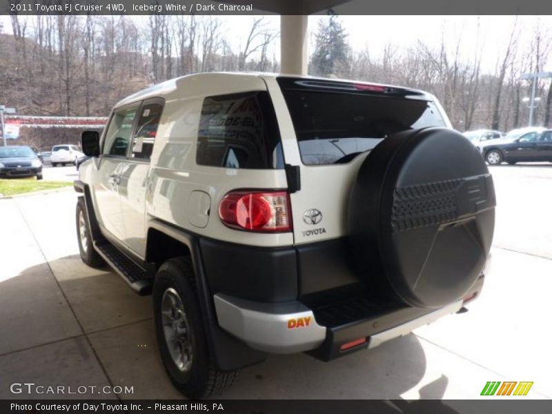 Iceberg White / Dark Charcoal 2011 Toyota FJ Cruiser 4WD