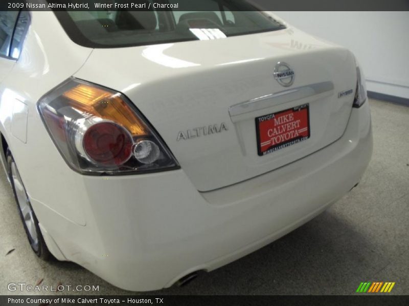 Winter Frost Pearl / Charcoal 2009 Nissan Altima Hybrid