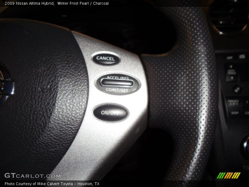 Controls of 2009 Altima Hybrid