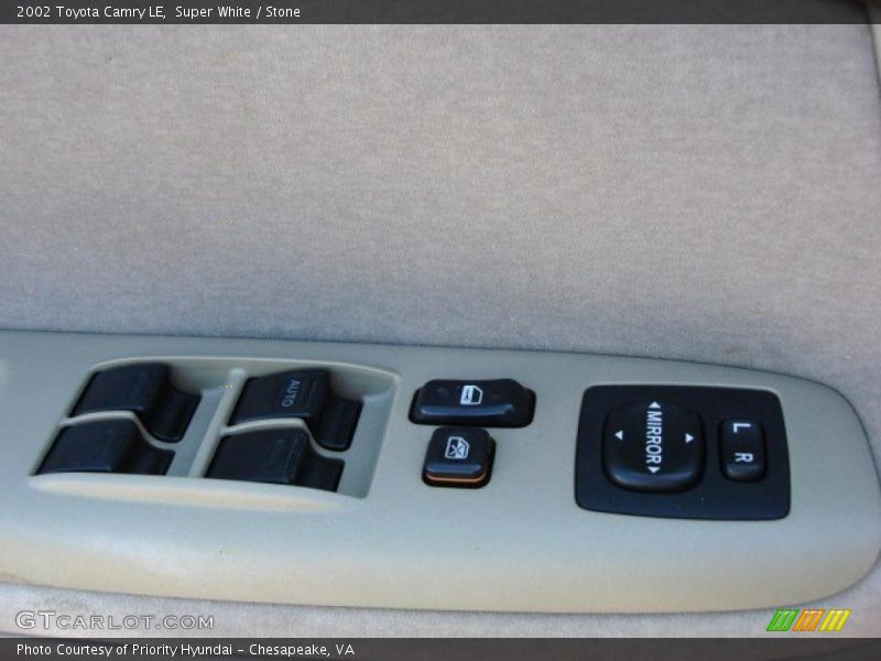 Super White / Stone 2002 Toyota Camry LE