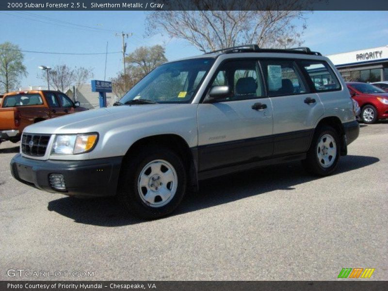 Silverthorn Metallic / Gray 2000 Subaru Forester 2.5 L