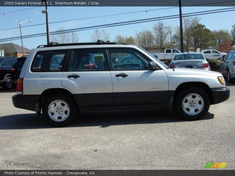 Silverthorn Metallic / Gray 2000 Subaru Forester 2.5 L