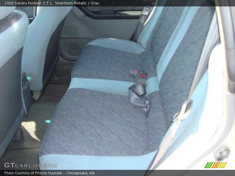 Silverthorn Metallic / Gray 2000 Subaru Forester 2.5 L