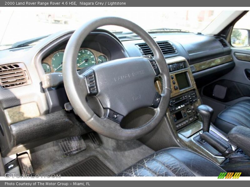 Dashboard of 2000 Range Rover 4.6 HSE