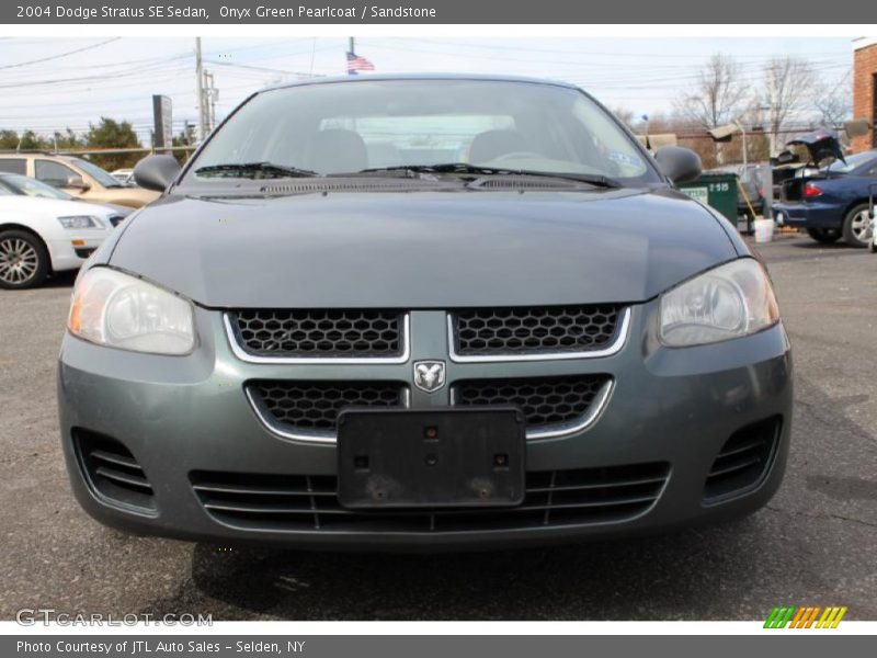 Onyx Green Pearlcoat / Sandstone 2004 Dodge Stratus SE Sedan