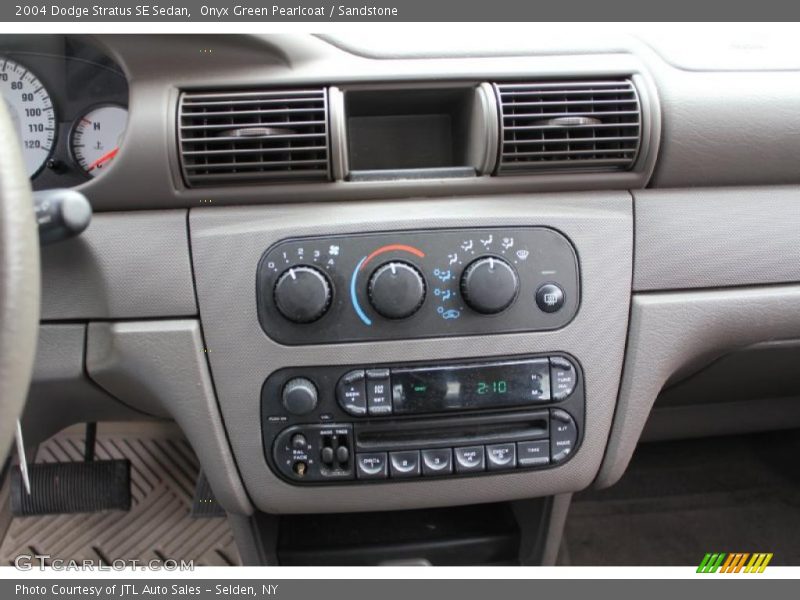 Controls of 2004 Stratus SE Sedan