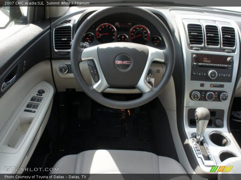 Dashboard of 2007 Acadia SLE