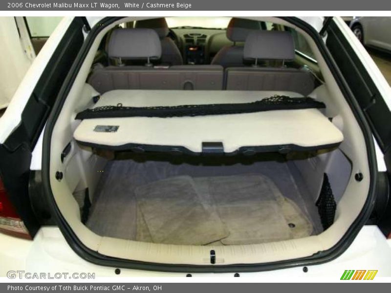 White / Cashmere Beige 2006 Chevrolet Malibu Maxx LT Wagon