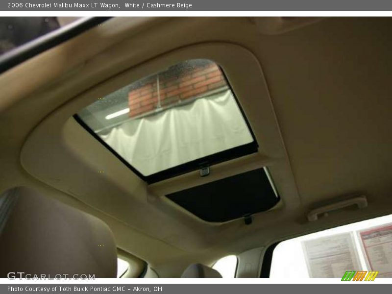 White / Cashmere Beige 2006 Chevrolet Malibu Maxx LT Wagon