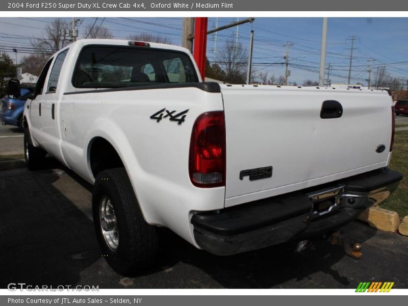 Oxford White / Medium Flint 2004 Ford F250 Super Duty XL Crew Cab 4x4