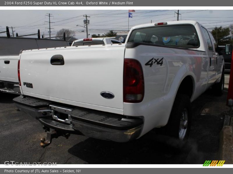 Oxford White / Medium Flint 2004 Ford F250 Super Duty XL Crew Cab 4x4