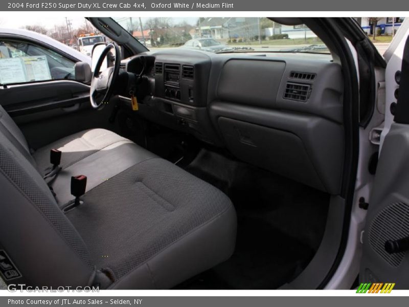 Oxford White / Medium Flint 2004 Ford F250 Super Duty XL Crew Cab 4x4