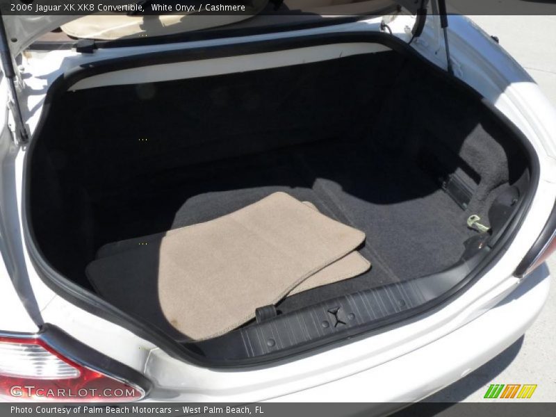  2006 XK XK8 Convertible Trunk