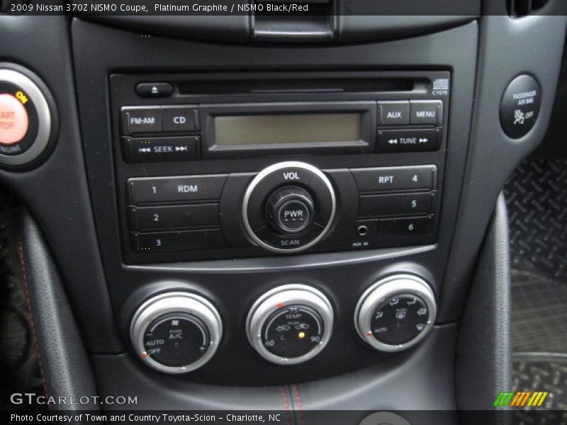 Controls of 2009 370Z NISMO Coupe