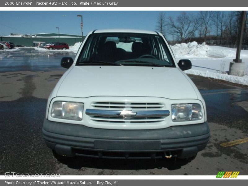 White / Medium Gray 2000 Chevrolet Tracker 4WD Hard Top