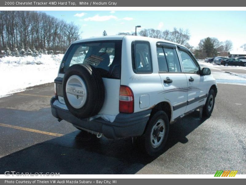 White / Medium Gray 2000 Chevrolet Tracker 4WD Hard Top