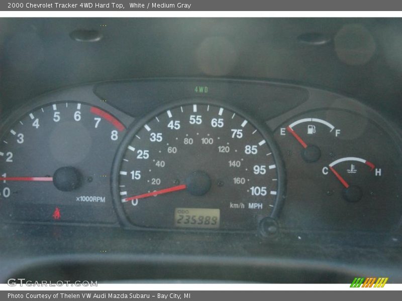 White / Medium Gray 2000 Chevrolet Tracker 4WD Hard Top