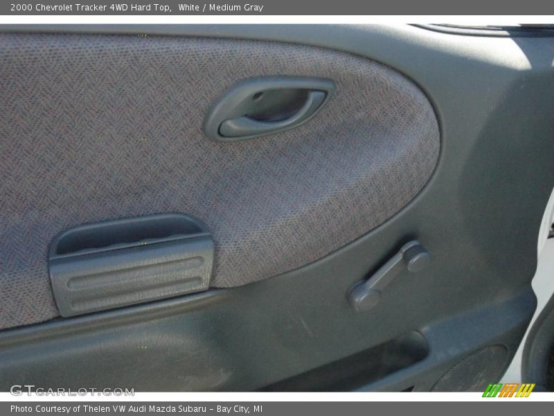 White / Medium Gray 2000 Chevrolet Tracker 4WD Hard Top