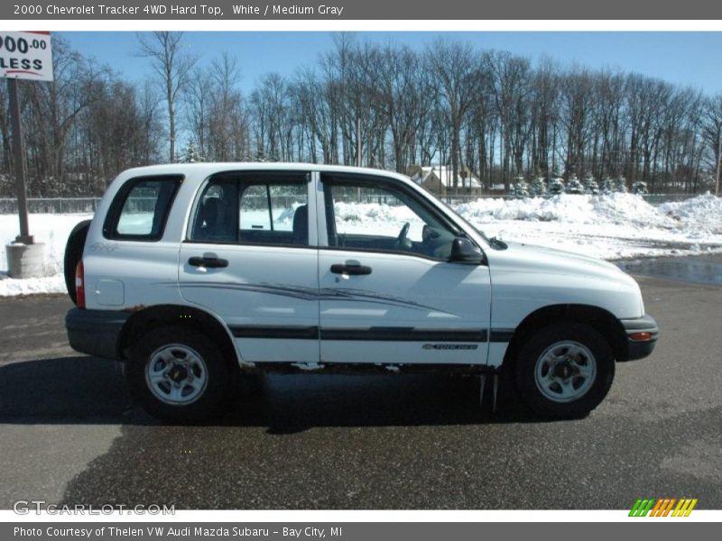 White / Medium Gray 2000 Chevrolet Tracker 4WD Hard Top