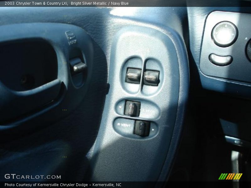 Bright Silver Metallic / Navy Blue 2003 Chrysler Town & Country LXi