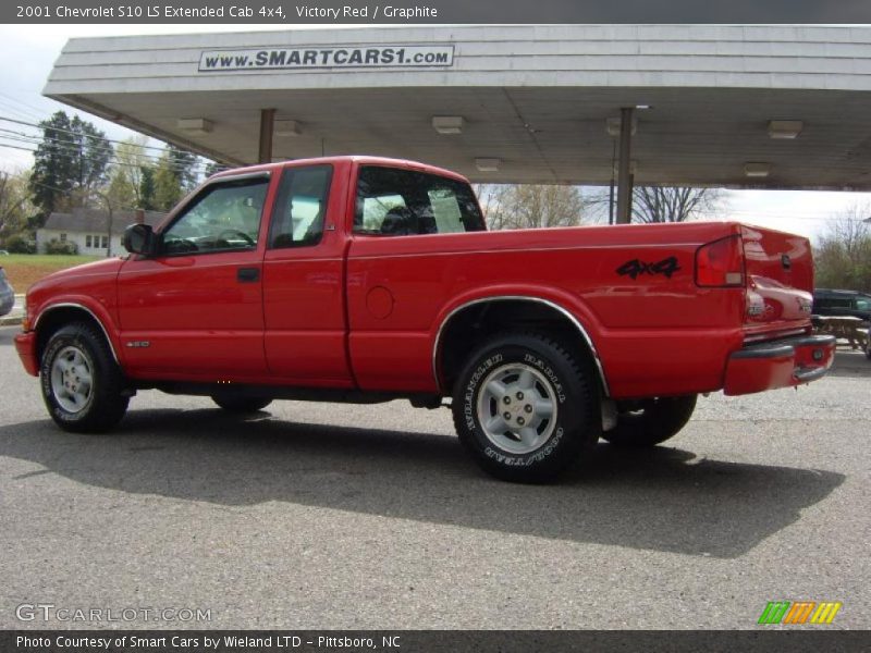 Victory Red / Graphite 2001 Chevrolet S10 LS Extended Cab 4x4