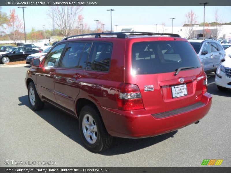 Sundown Red Pearl / Ivory 2004 Toyota Highlander I4