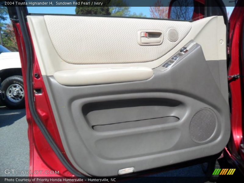 Sundown Red Pearl / Ivory 2004 Toyota Highlander I4
