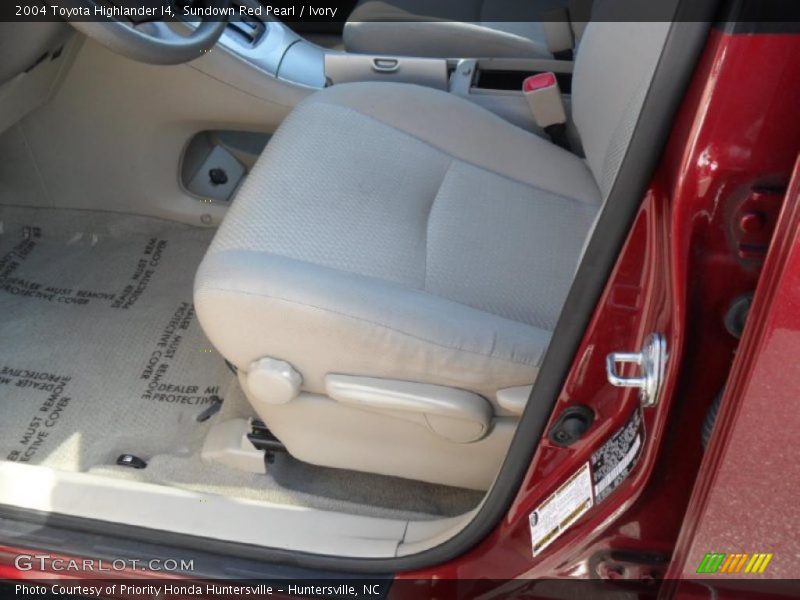 Sundown Red Pearl / Ivory 2004 Toyota Highlander I4